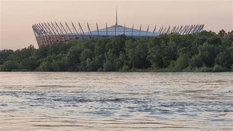 Fala Wezbraniowa Na Wi Le W Warszawie Tvn Meteo