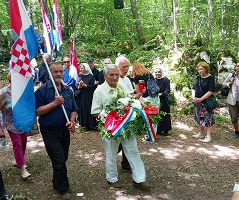 Tajana Mikac Vidović Komemoracija kod jame Jazovke u koju su partizani