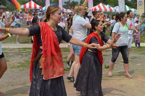 Festival of Colours returns to brighten Thunder Bay's waterfront and ...