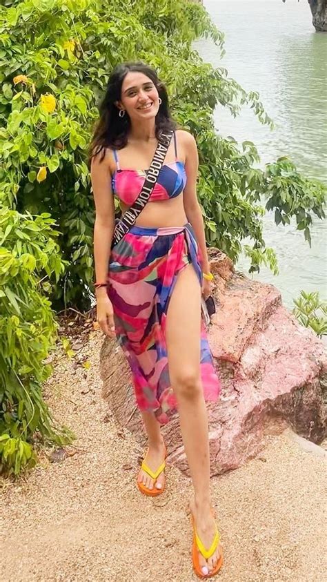 7 Hot Sexy Pankhuri Awasthy Bikini Pics