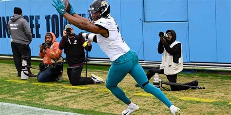 Jaguars' Zay Jones makes impressive touchdown haul, pylon cam in right ...