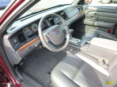 2005 Ford Crown Victoria LX Sport Interior Color Photos | GTCarLot.com