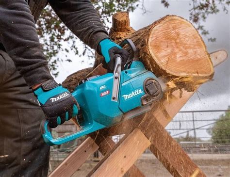 Makita 40v Max Xgt Battery Powered 18 Inch Chainsaw Ptr