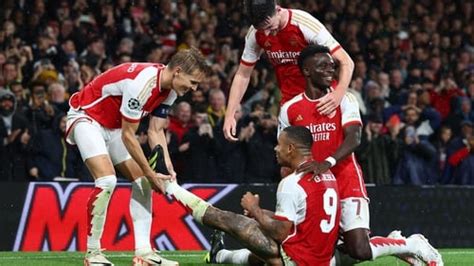 Arsenal Pulverise Psv In Slick Champions League Return