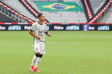 Du Queiroz Partiu Da Quebrada Para Brilhar No Corinthians