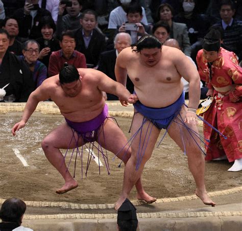 “荒れる春場所”尊富士10連勝で110年ぶり新入幕vへ前進 10日目まで4大関安泰なし 2024年3月19日掲載 ライブドアニュース