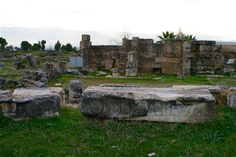 Vista de las antiguas ruinas en Pamukkale Turquía Foto Premium