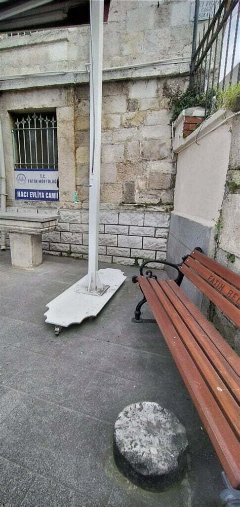 Sadaka Taşı Hacı Evliya Camii Avlusu Konumu Fotoğrafları ve