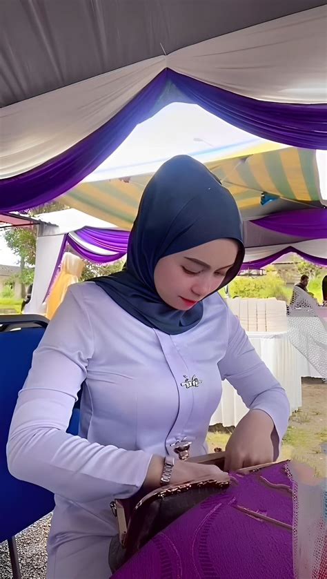 Pin Oleh Azrie A Di Tutup Kepala Gaya Hijab Wanita Berlekuk Pakaian