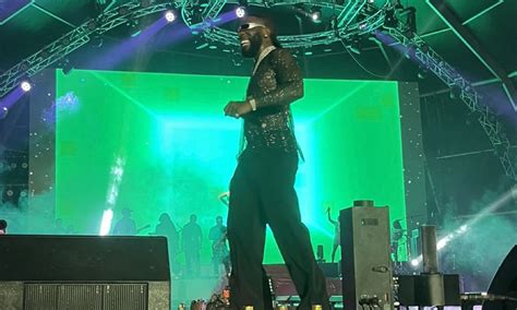 God punish una: Burna Boy humiliates fans who protested his late ...