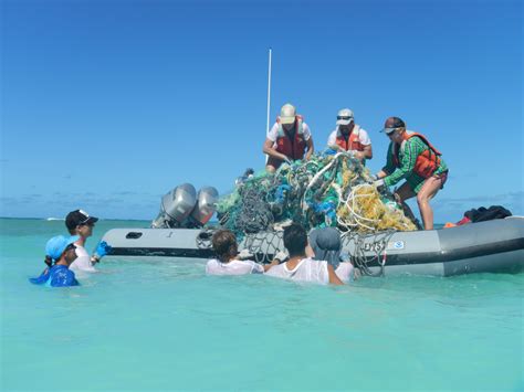 Marine Debris Removal in the Northwestern Hawaiian Islands: A Look Back ...