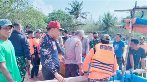 Nelayan Desa Kedungsalam Terseret Ombak Di Pantai Pasir Panjang Malang