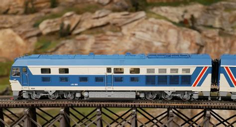 DF4E Locomotive Set (DCC/Sound)