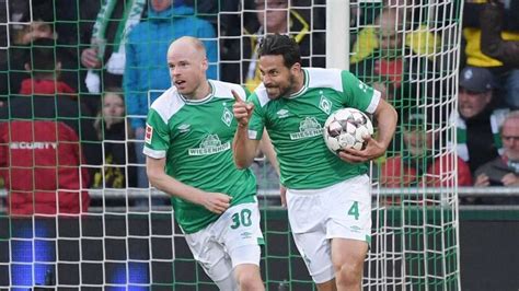 Bleibt Claudio Pizarro Bei Werder Bremen Entscheidung Steht Kurz Bevor