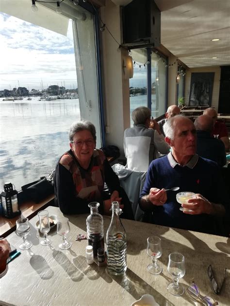 Un Bon Moment De Convivialit Entre Cyclos Lauberge De La Mer