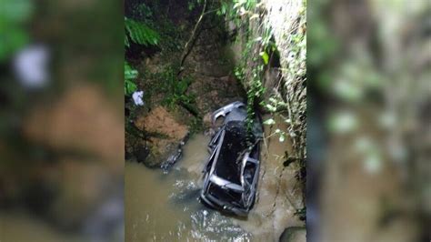 Mulher Morre Após Carro Cair Em Rio No Alto Vale Do Itajaí