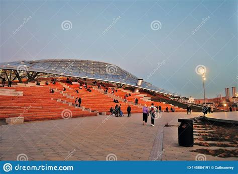 Arquitetura Do Parque De Zaryadye Em Moscou No Inverno Foto Editorial