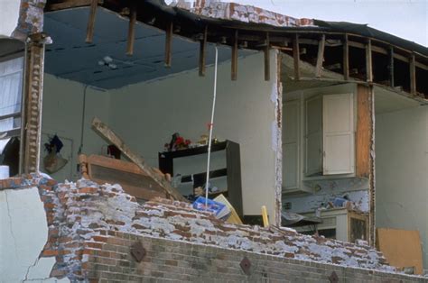 Northridge Earthquake 30th Anniversary: Pictures of Disaster - LAmag