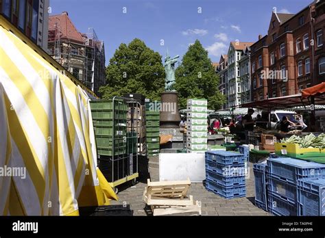 Lindener Marktplatz Hannover Wochenmarkt Stock Photo Alamy