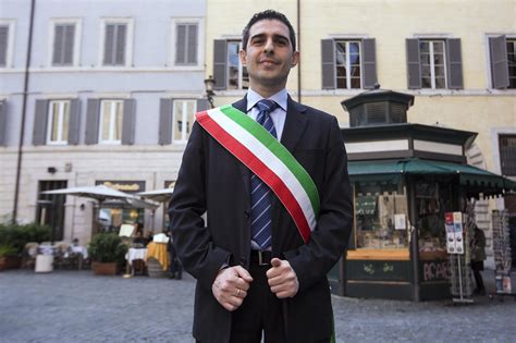 Federico Pizzarotti Faccio Il Sindaco Di Parma E Resto Nel M5S