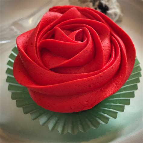 Red Rose Cupcake Rose Cupcakes Christmas Cupcakes Special Cake