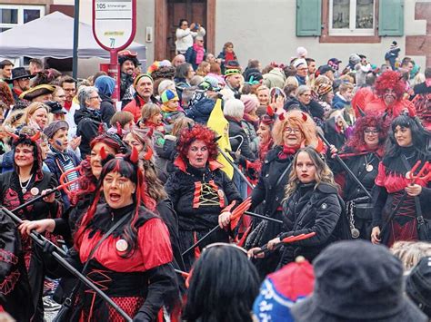 Fotos So Wars Bei Den Fasnetsumz Gen Am Sonntag Am Kaiserstuhl