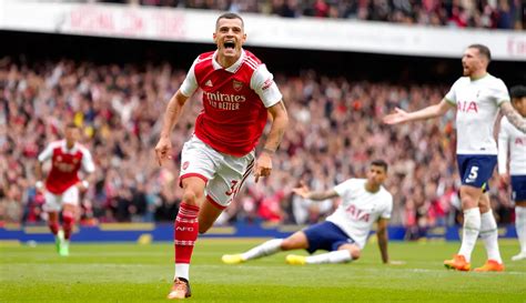 Arsenal Tundukkan Tottenham Hotspur Di Emirates Stadium Foto Liputan