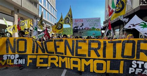 A Mestre Grande Manifestazione Per Dire No All Inceneritore A Marghera