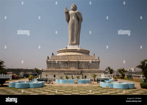 Buddha Statue Hyderabad Hussain Sagar Lake Stock Photo: 43961808 - Alamy