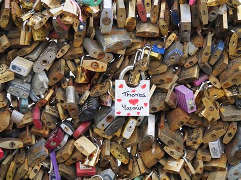 Candados Del Amor Que Representan El Amor Eterno De Pares Foto De