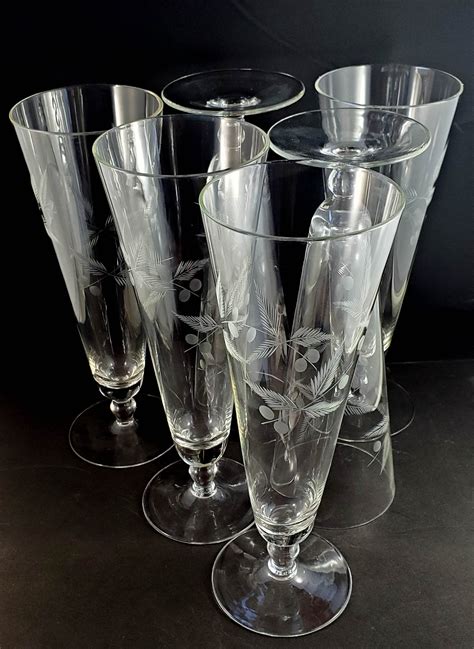 6 Vintage Pilsner Glasses ~ Etched Leaf And Berry Sprays With Coned Shaped Bowls On Stemmed