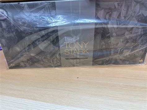 Hot toys tony stark mech test version Dlx 興趣及遊戲 玩具 遊戲類 Carousell