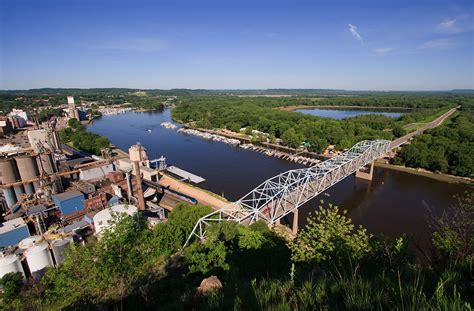 Amtrak Empire Builder At Red Wing Mn Amtk 8 With Amtk 52 Flickr