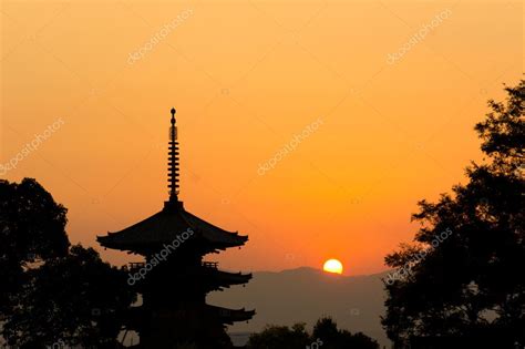 Beautiful sunset in Kyoto, japan — Stock Photo © dpkql #6907790