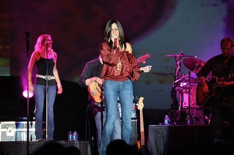 Top 10 Sara Evans Songs - ClassicRockHistory.com