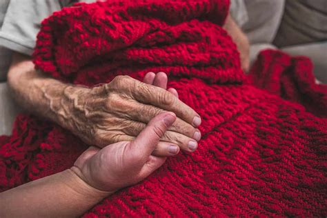 How hospital staff say goodbye to dying patients - Evaluation of an