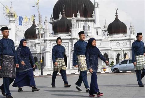 Umat Islam Di Malaysia Sambut Aidilfitri Khamis Mei Astro Awani