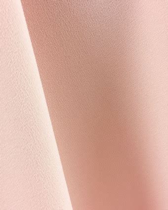 Tissu crêpe envers satin rose nude Cristina Mercerine