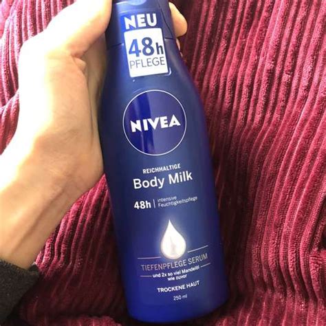 Test Body Pflege Nivea Reichhaltige Body Milk Trockene Haut Pinkmelon