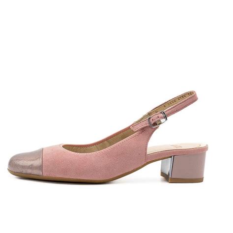 Salón color nude de Ara Calzados Torres Menorca