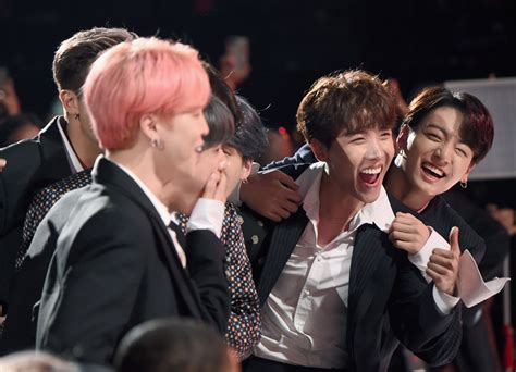 Every Iconic Bts Moment You Missed During Billboard Music Awards 2019