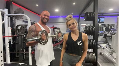 Live Bicep Workout Testing The Henchgripz Rotabarbell Ez Bar With Ifbb Elite Pro Ashleigh