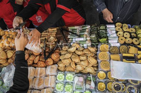 Pasar Takjil Benhil Antara Foto