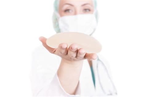 Pros and Cons of Removing Breast Implants - Popado