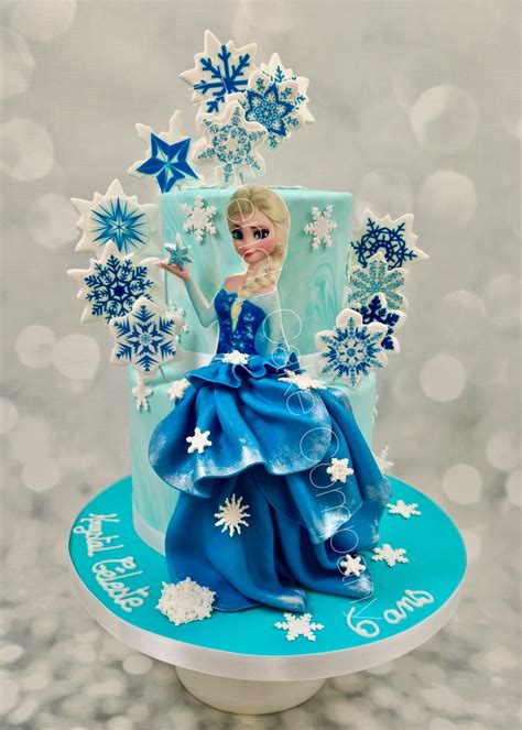 Beautiful Frozen Cake With Princess Elsa Pi Ce Mont E Reine Des