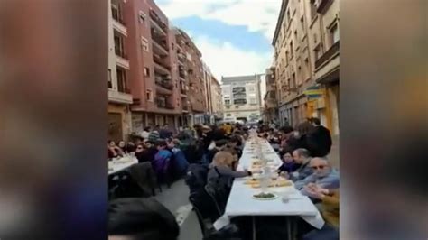 Vierten líquido corrosivo sobre los asistentes a un homenaje a Guillem