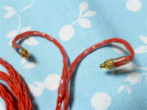 MMCX ケーブル MOGAMI 2799 八芯 ブレイド編み込み 赤色 2 5mm4極 カスタム対応可能 AKG N30 N5005