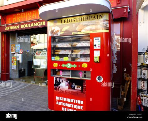 Outdoor Vending Machines Hi Res Stock Photography And Images Alamy