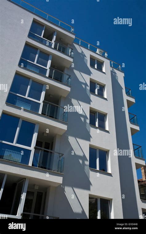 Apartment building, modern architecture Stock Photo - Alamy