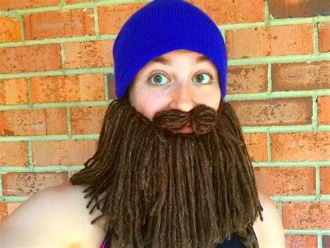 Easy Yarn Beard Hat | Yarn beard, Beard hat, Yarn beard diy